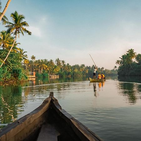 Kalloos Island Backwater Resort Kollam Bagian luar foto