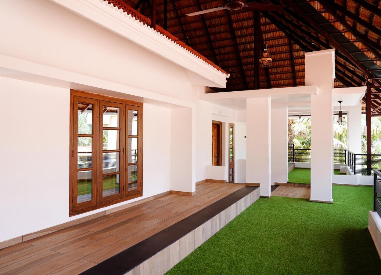 Kalloos Island Backwater Resort Kollam Bagian luar foto