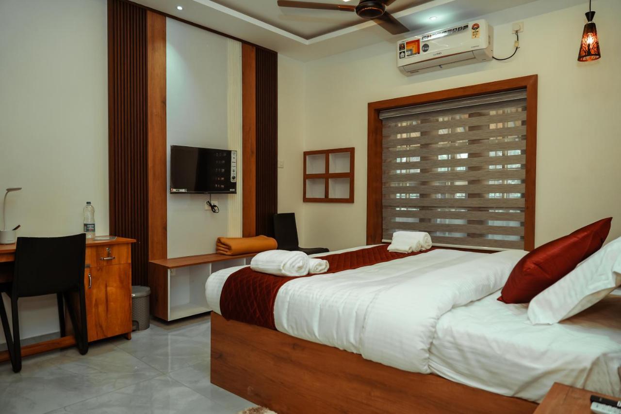 Kalloos Island Backwater Resort Kollam Bagian luar foto