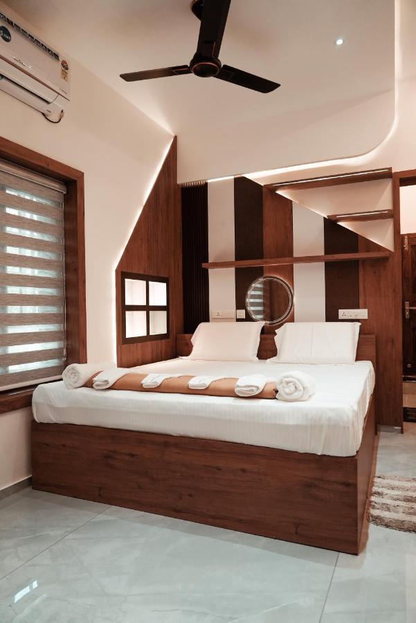 Kalloos Island Backwater Resort Kollam Bagian luar foto